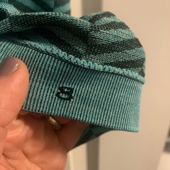 Lululemon tank - Picture 2 of 6